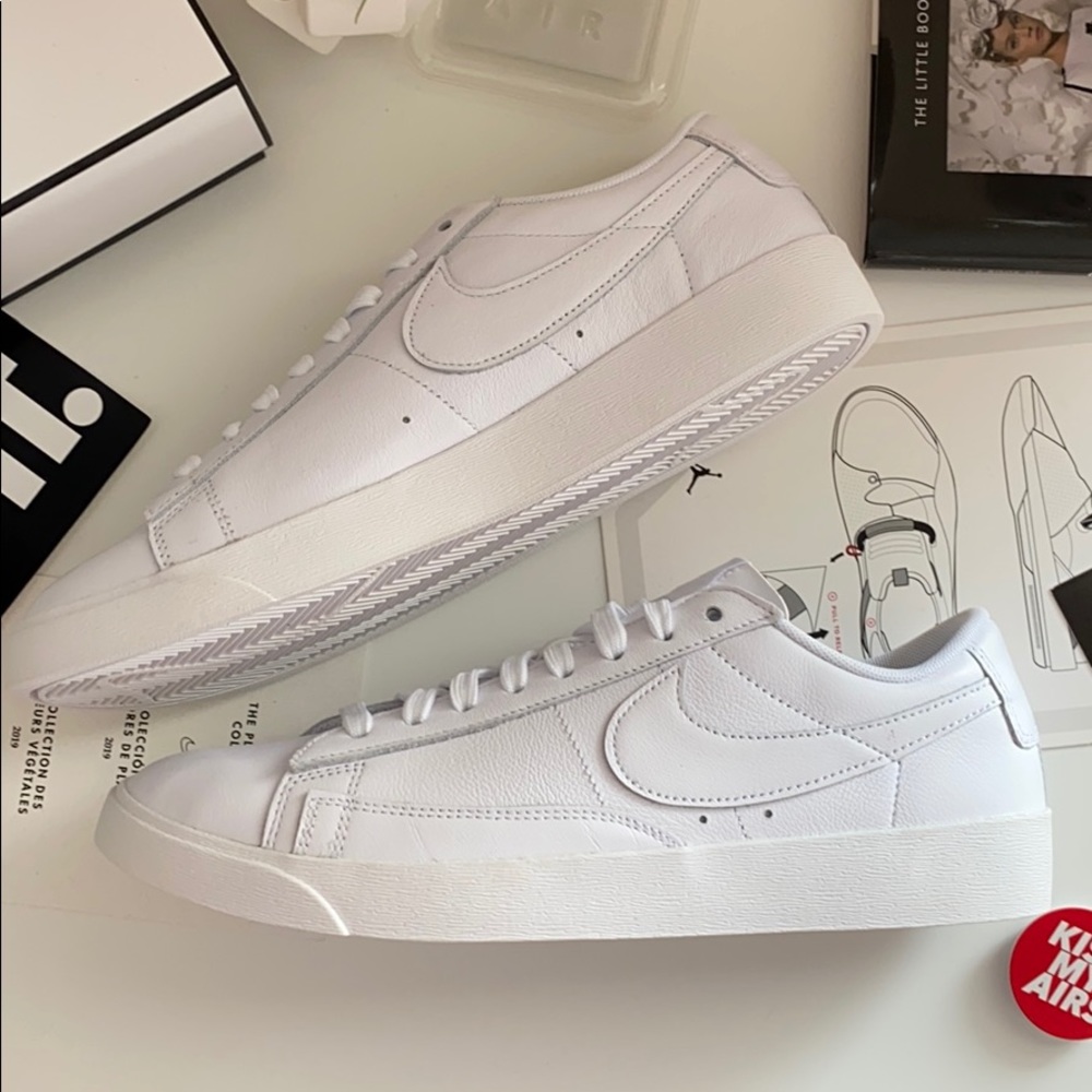 NWT Nike blazer low leather triple white - Picture 10 of 12